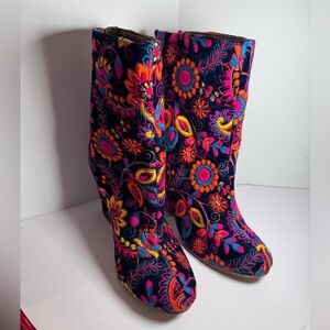 Naughty monkey embroidered boots size 8 1/2
Made in India